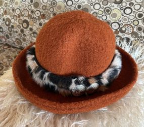 NEW 100% soft wool hat w/ faux leopard 2” band