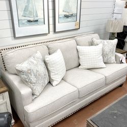 New 84” Sofa 🔥🔥 IN STOCK NOW