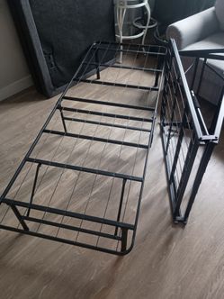 Collapsible Queen Size or Double Twin Bedframe