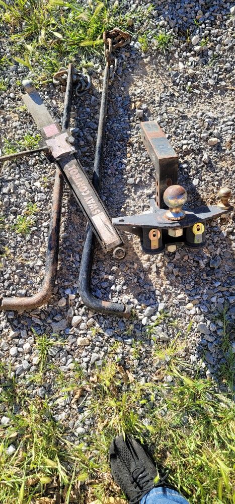 R v hitch sway control  1000 pounds.  heavy Duty