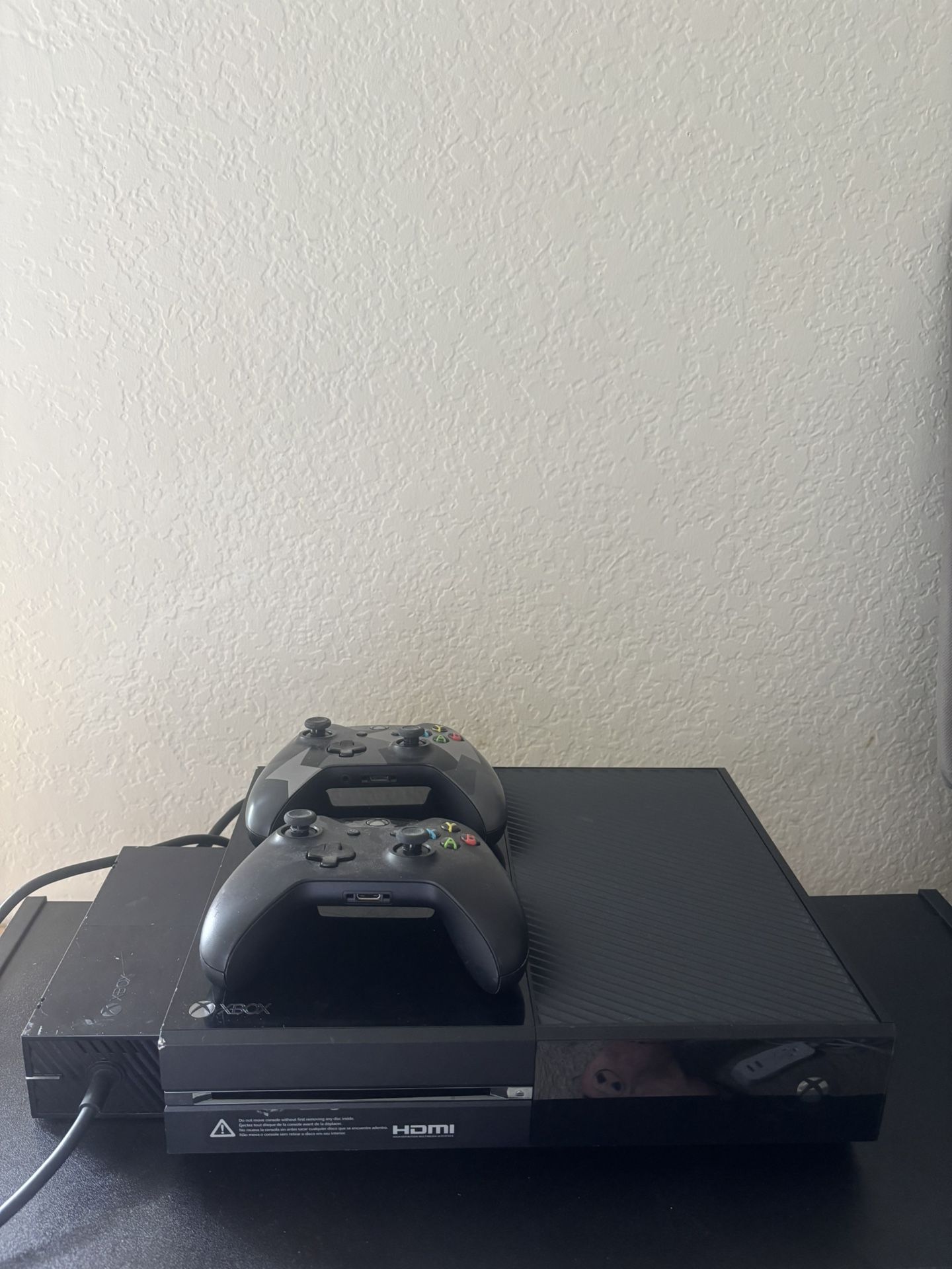Xbox One With Controllers