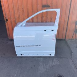 2022-2024-2025 Jeep Grand Cherokee Door