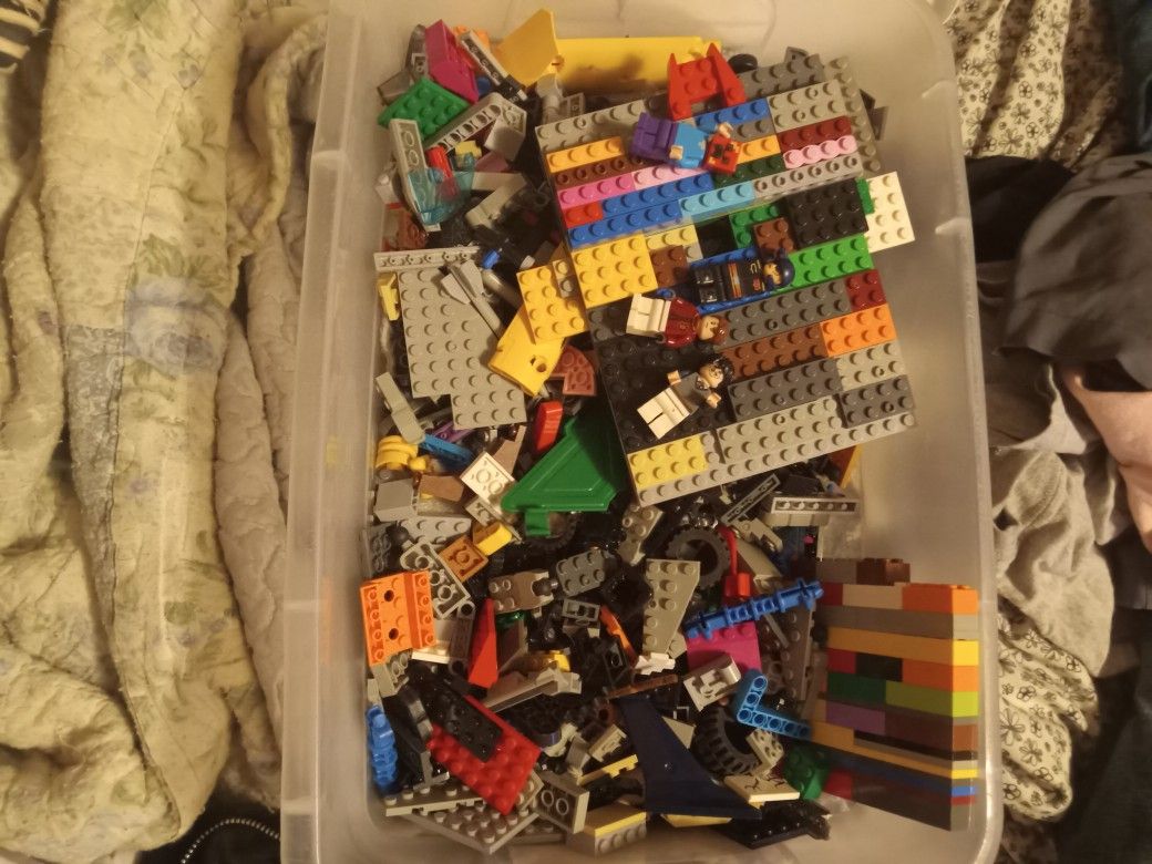 Random Lego Pieces