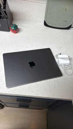 2024 MacBook Pro Silver 14 Inch 512G Storage
