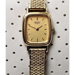 Vintage Seiko Ladies Gold-tone Quartz Watch 2Y00-5B49 New Battery
