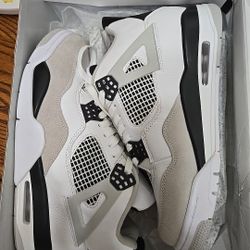 Air Jordan 4 Retro