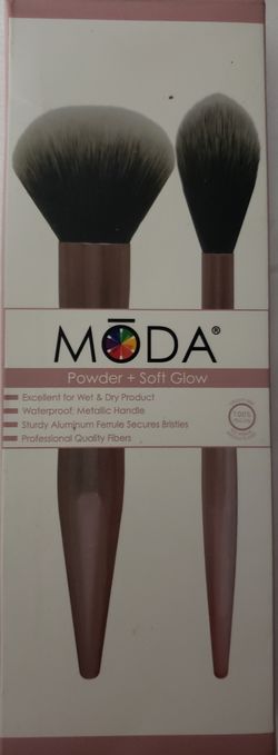 MODA 2 PIECE BRUSH SET $10