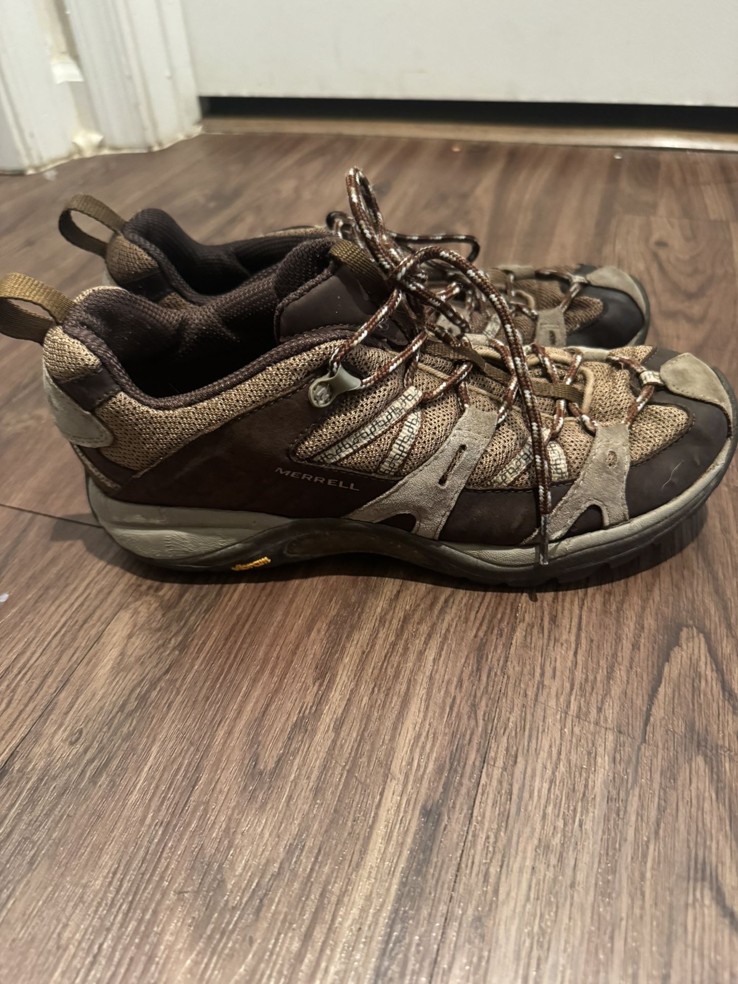 Merrell Women’s Brown and Tan Athletic Shoes Size 9