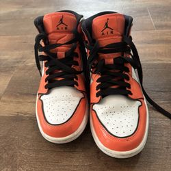 Air Jordan 1 Mid SE 