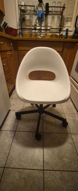Office chair (adjustable height)