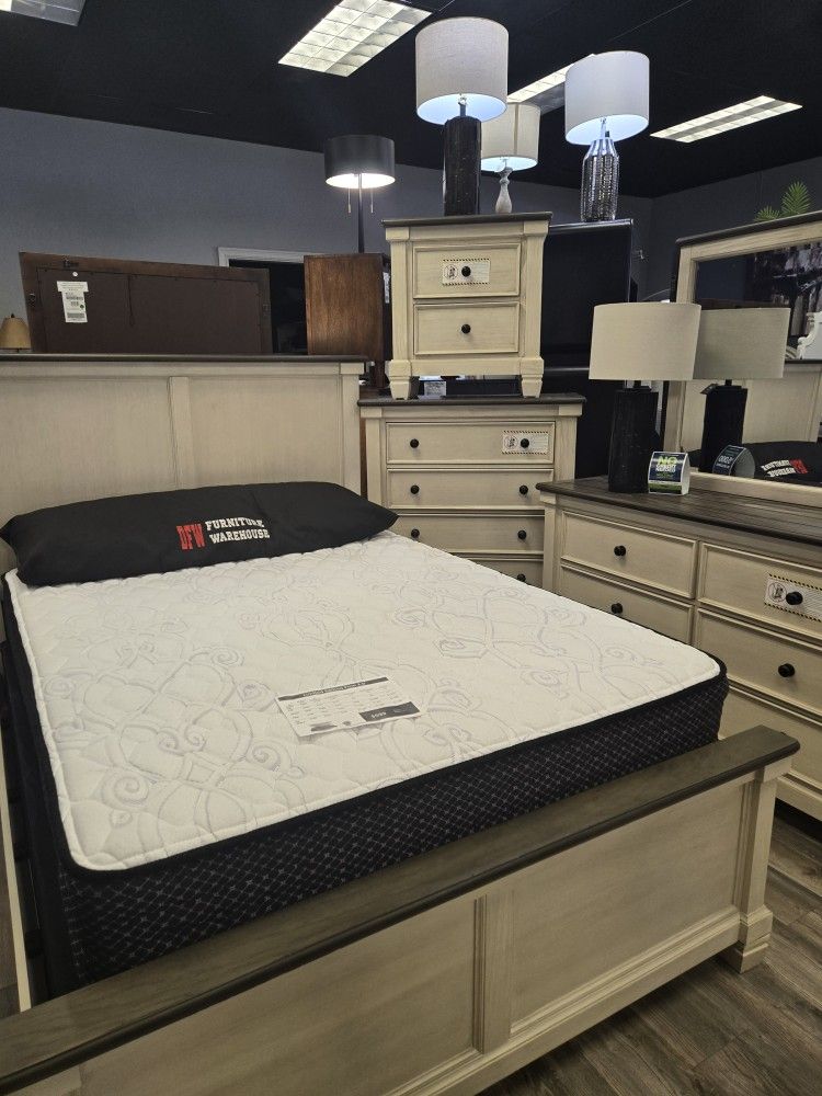 QUEEN BED DRESSER MIRROR $899