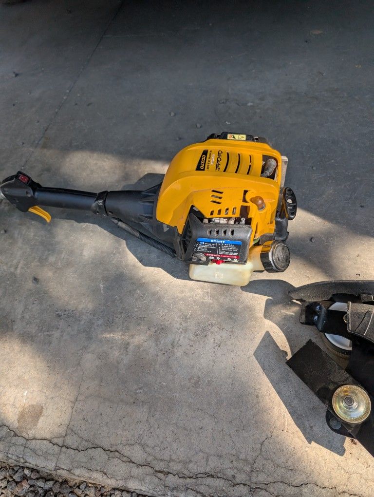 Club Cadet 4 Cycle Cc370 & Trimmer Plus Le720