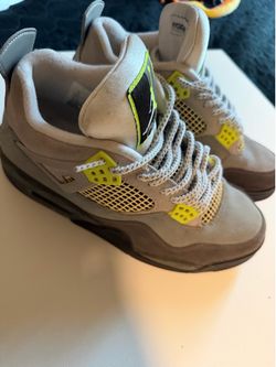 Jordan 4s size 9