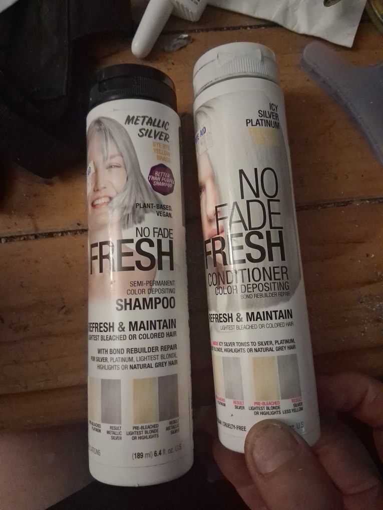 Platinum Color Depositing Shampoo And Conditioner