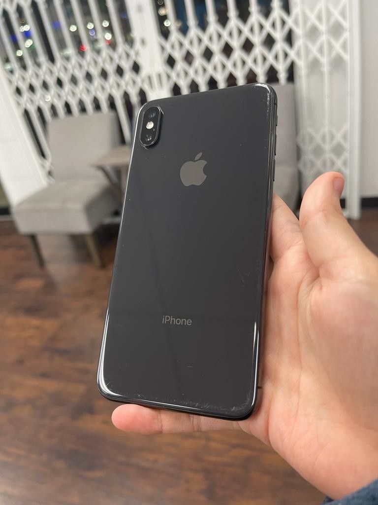 Apple IPhone X Unlocked - PAYMENTS AVAILABLE ONLY $25 DOWN/20% OFF ON WINDOW LAPTOPS