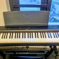 Yamaha P125 KEYBOARD + EXTRAS / OVER $1000 INVESTED 