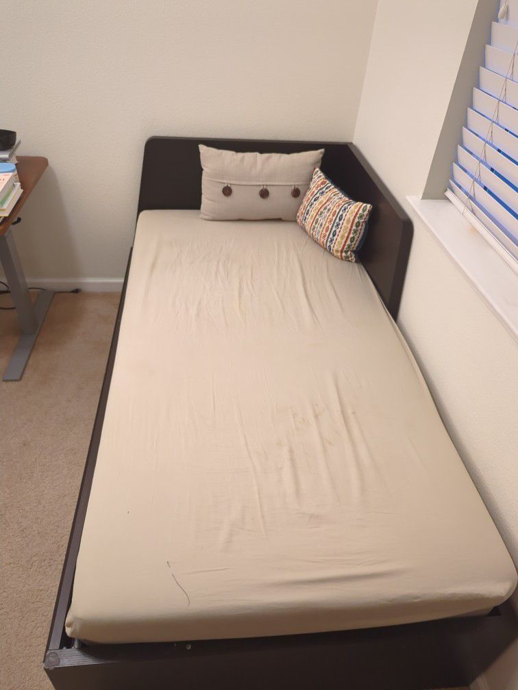 Ikea Day Bed With Mattresses