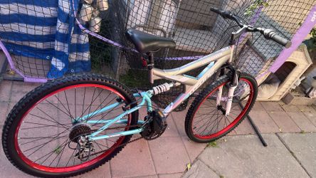 26 Inch Ozone 500 Woman’s Ultra Shock Bike With Dual Suspension 