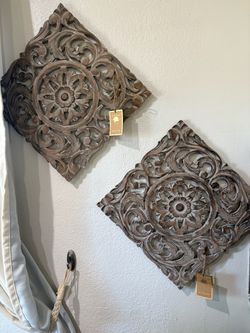 Wall decor 16 x 0.5 x 16 Inches