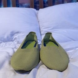 Kids Girls Green Slip On Flats Size 7