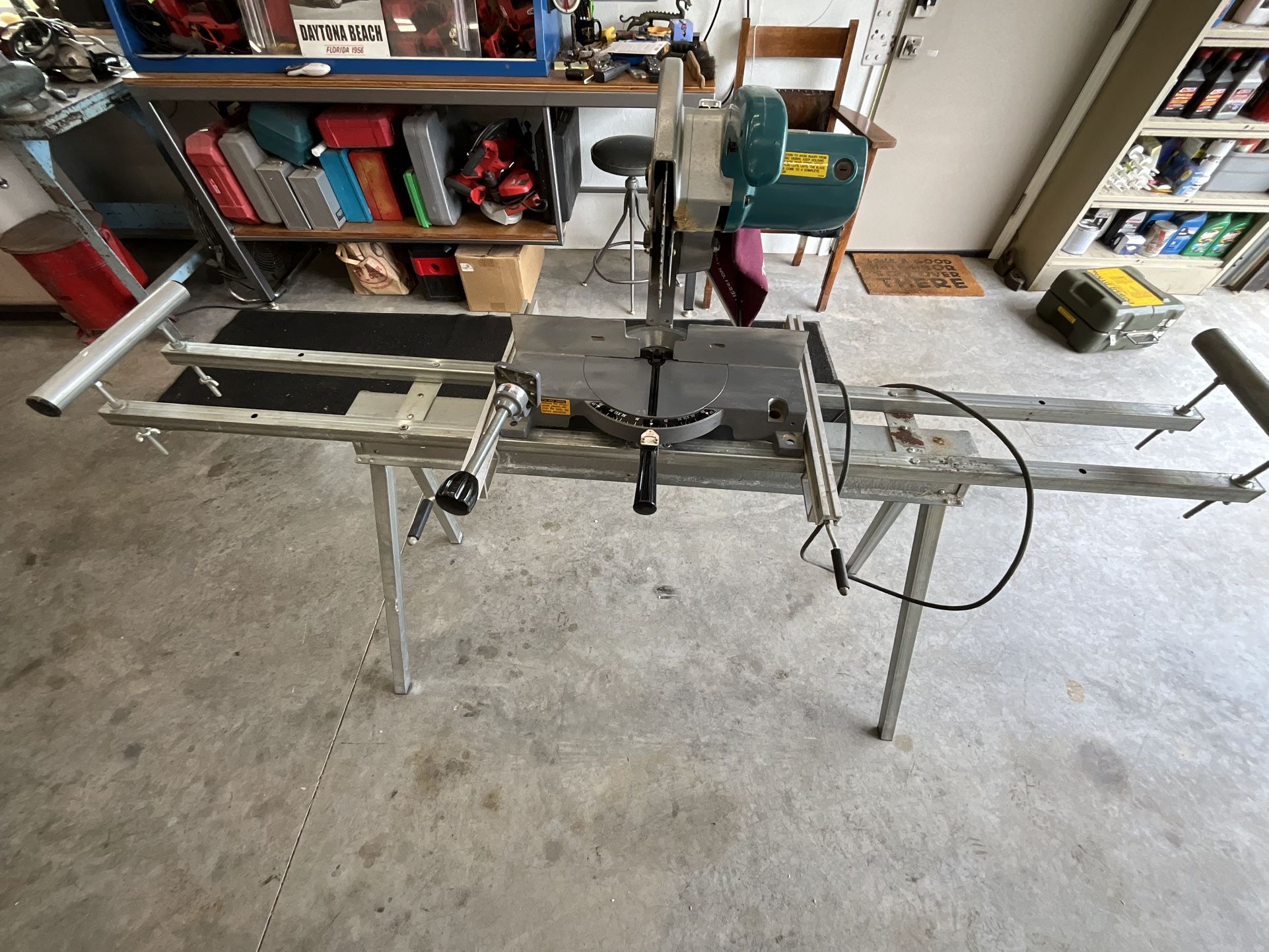 Makita 10” Chop Saw With Iowa Stablemate Portable Stand.