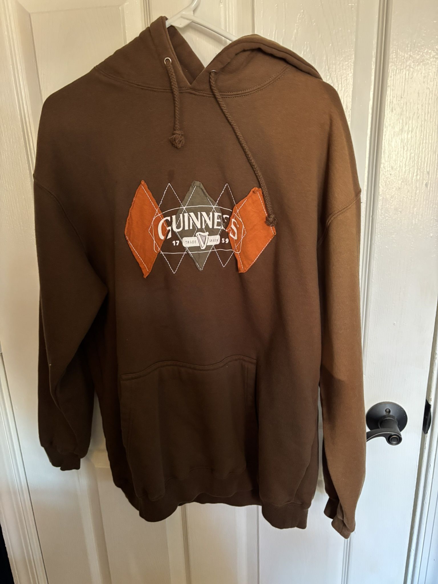 GUINNESS Adult Medium Brown Hooded Sweatshirt
