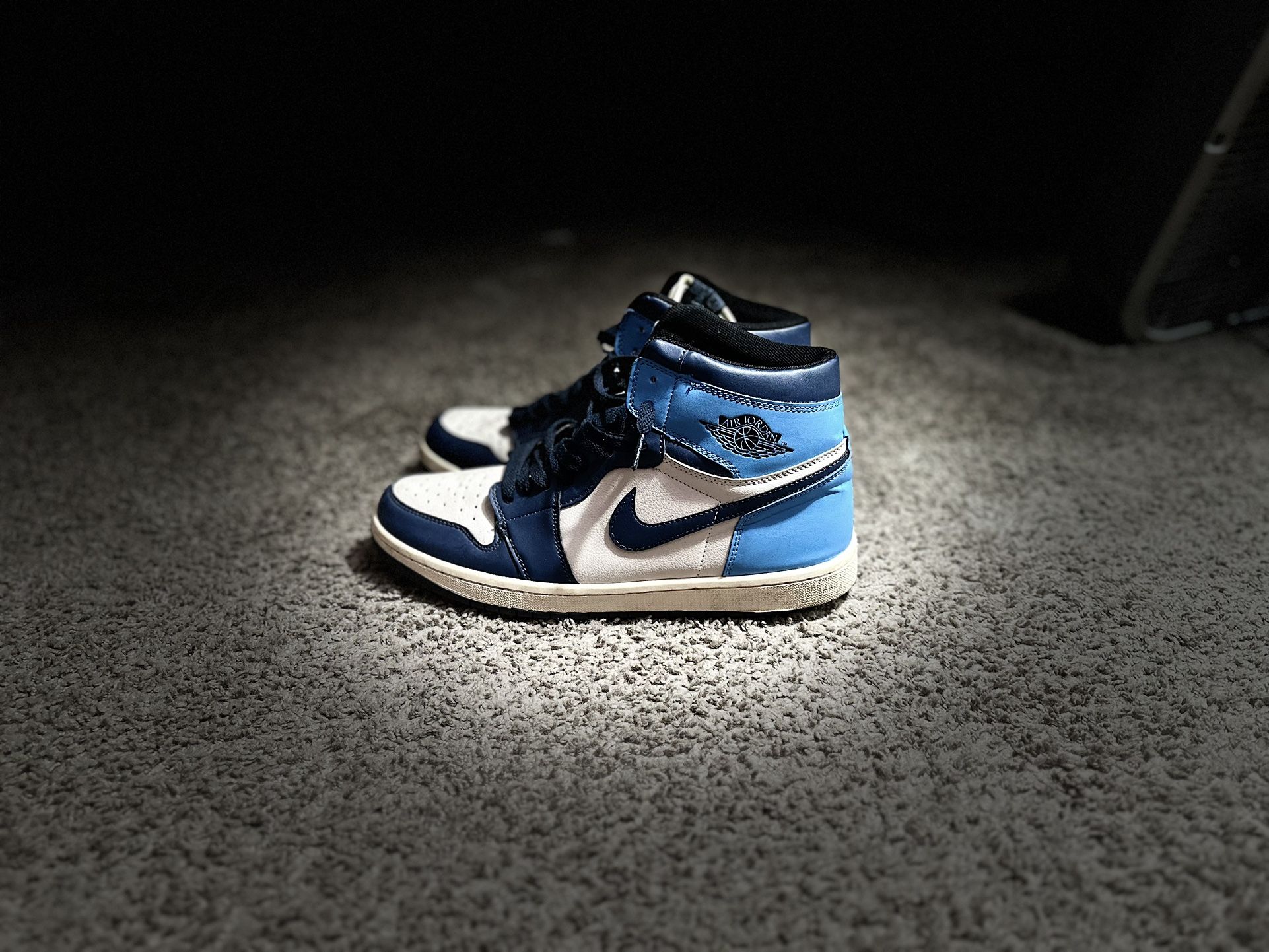 Air Jordan 1 Retro High OG 'Obsidian'