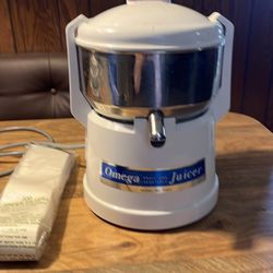 Omega Juicer