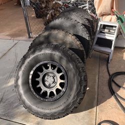 Method Wheels 5 Bf Goodrich Tires 315/70R/17 