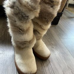 Never Worn Oscar De La Renta Sport Fur Boots White Sz 38