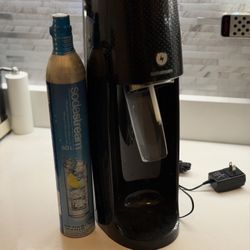SodaStream One Touch Sparkling Water Maker 