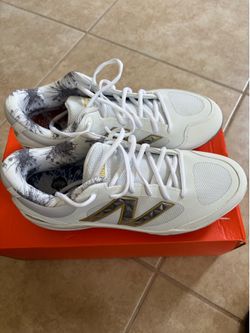 New Balance baseball molded cleats