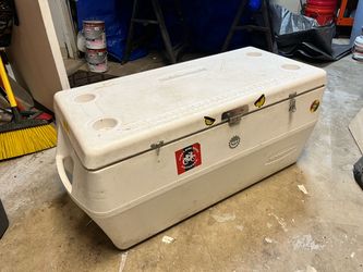Rubbermaid Large Cooler