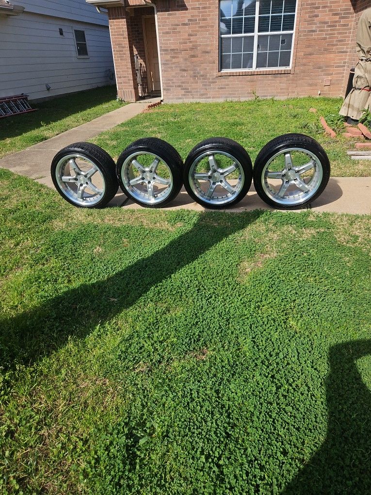 18 " Wheels, Staggered 18x8 And 18x9 Two Of Each.