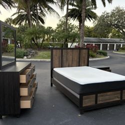 Beautiful Bedroom Set Queen Size Solid Wood Dark Brown Color Like New