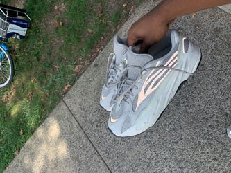 Yeezy Static 700