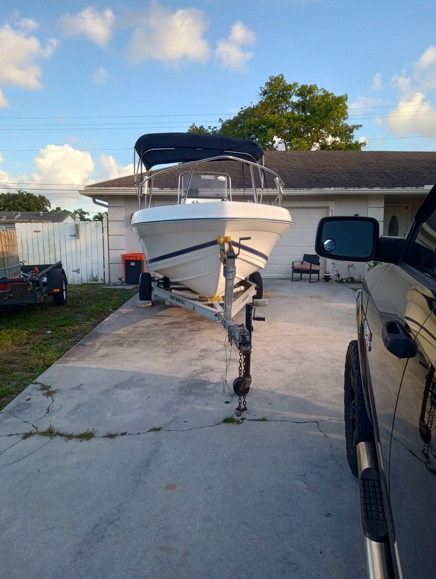 1999 Cobia Center Console 194