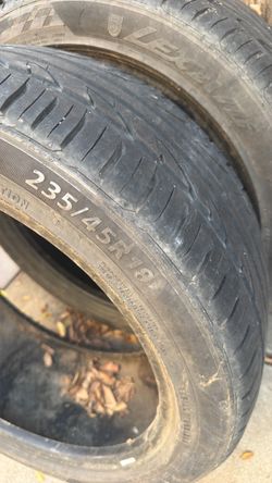 Tires 235/45R18 (2)