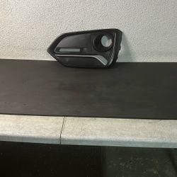 2017-2019 HONDA CIVIC HATCHBACK FRONT RIGHT FOG LIGHT COVER GRILLE OEM 71103-TGG