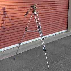 Ravelli AVTP Professional 55" 65mm Video Camera Tripod with Fluid Drag Head


