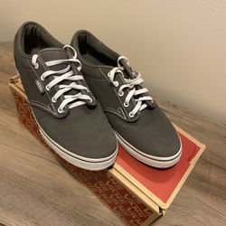 Vans Shoes 👟 Size 8 Like new 