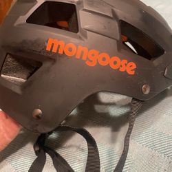 Mongoose CM303 bike helmet size medium / large adult