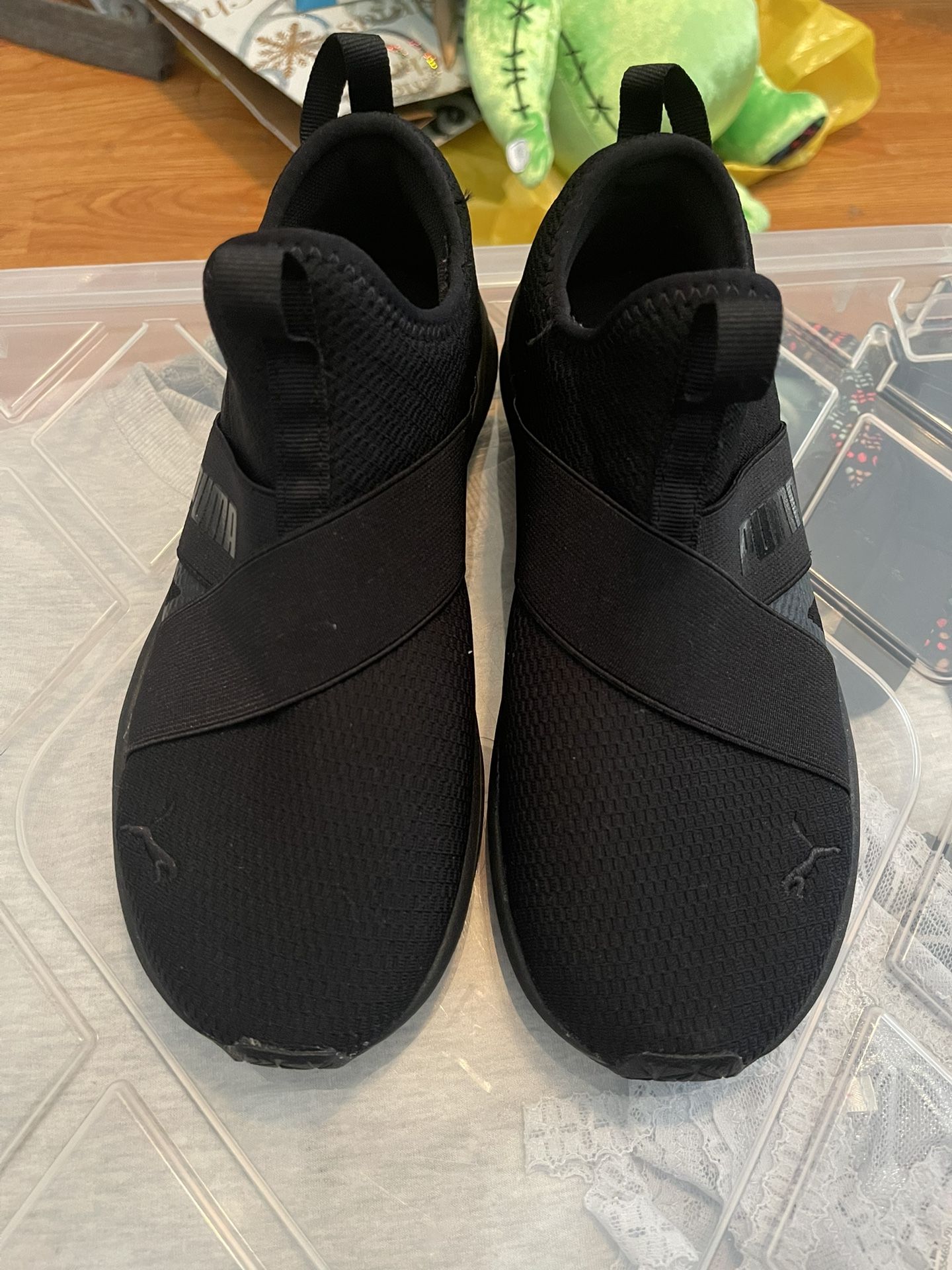 Women’s Pumas Shoes