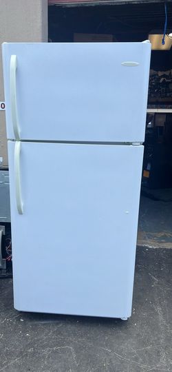 Top & Bottom Refrigerator white Frigidaire W30” D27” H66” working perfect with warranty delivery available
