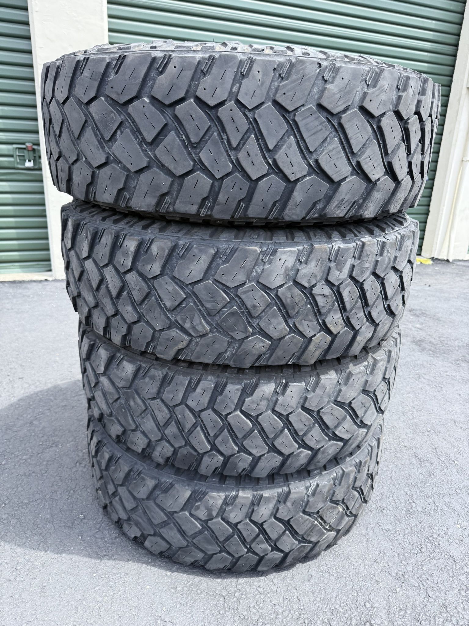 (4) 255/75R17 Firestone Destination