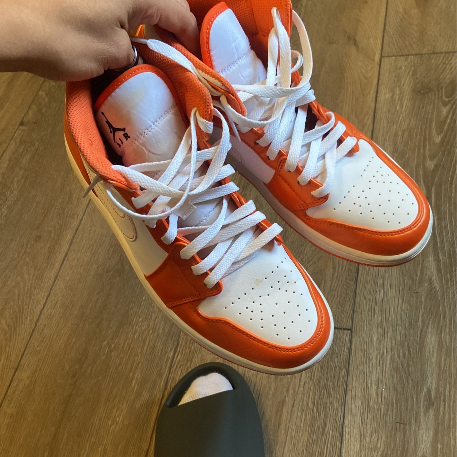 Jordan 1 High Electro Orange 