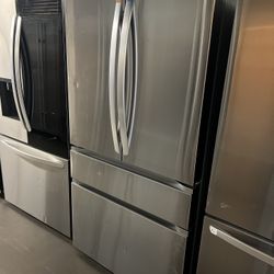 New Lg Four Door Full Size Stainless Steel Refrigerator With Indoor Water/ice Dispenser 