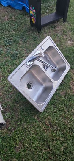 Kitchen Sink With Faucet 33x22x8