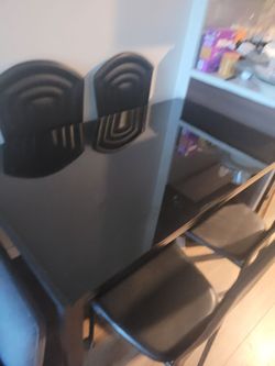 Beautiful glass 4 chair dining table $ 50