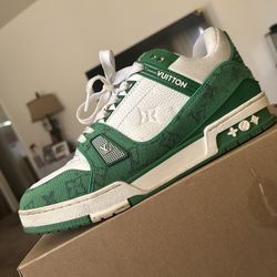 Lv Green Trainer 